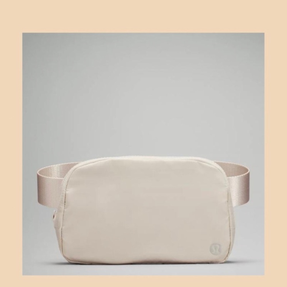 Lululemon Everywhere Belt Bag 1L